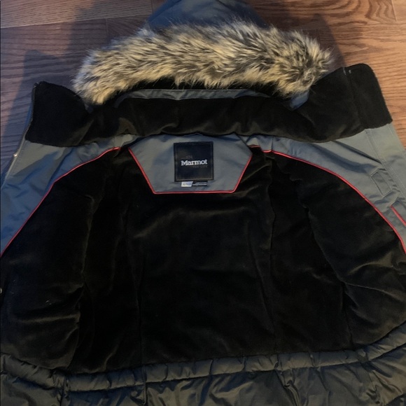 Marmot Women's Geneva Jacket with Faux Fur Hood - Picture 5 of 8